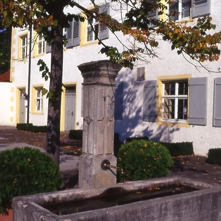 Markgraeflich Badischer Schwanen Hotel Salem (Baden-Wurttemberg)